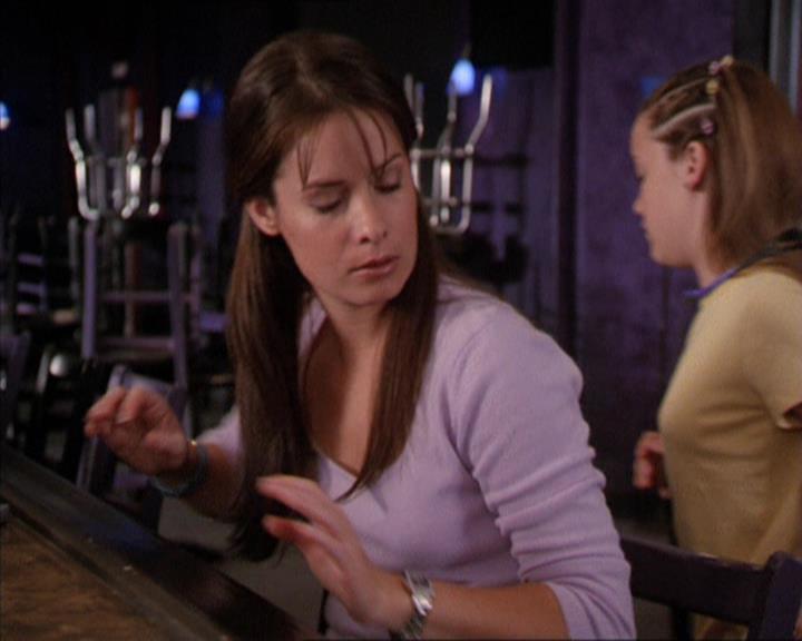 Charmed-Online_dot_net-2x05TheDevilsMusic0486.jpg