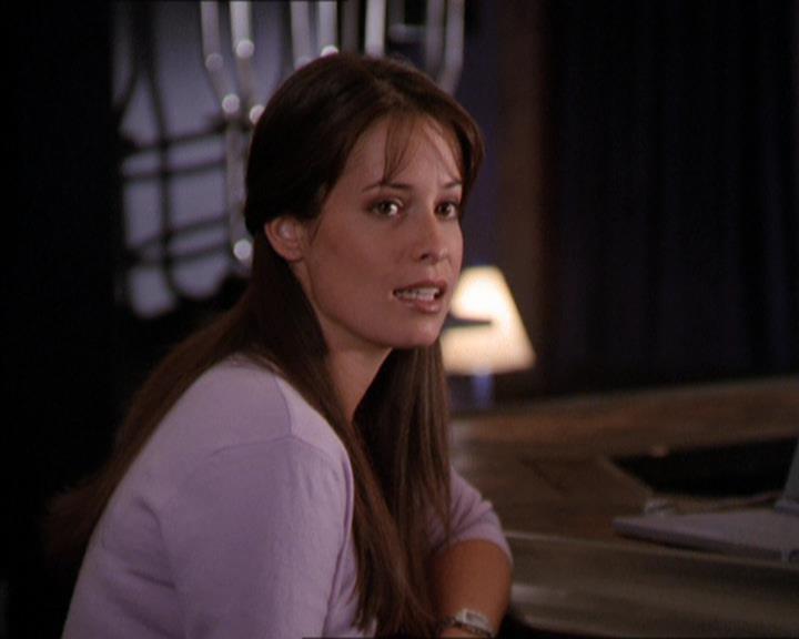 Charmed-Online_dot_net-2x05TheDevilsMusic0505.jpg