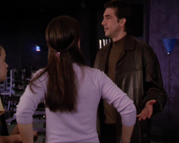 Charmed-Online_dot_net-2x05TheDevilsMusic0524.jpg