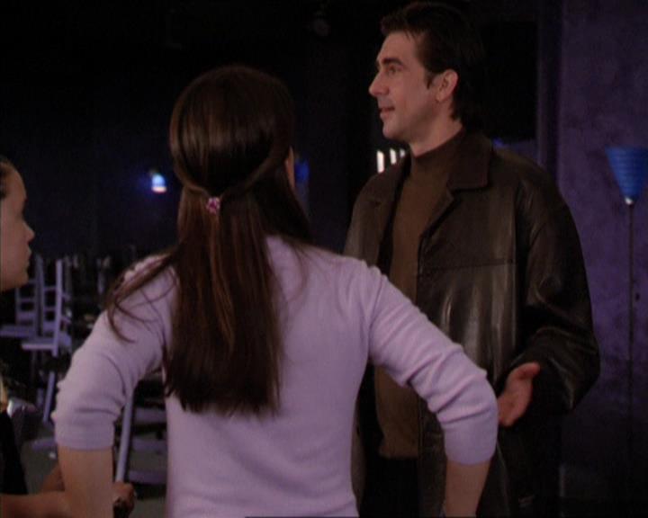 Charmed-Online_dot_net-2x05TheDevilsMusic0525.jpg