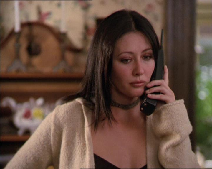 Charmed-Online_dot_net-2x05TheDevilsMusic0597.jpg