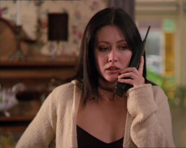 Charmed-Online_dot_net-2x05TheDevilsMusic0599.jpg