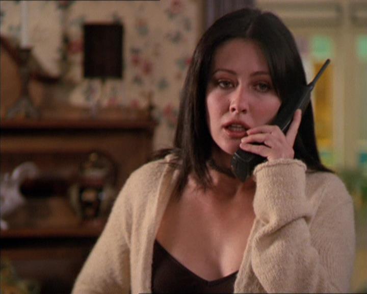 Charmed-Online_dot_net-2x05TheDevilsMusic0604.jpg