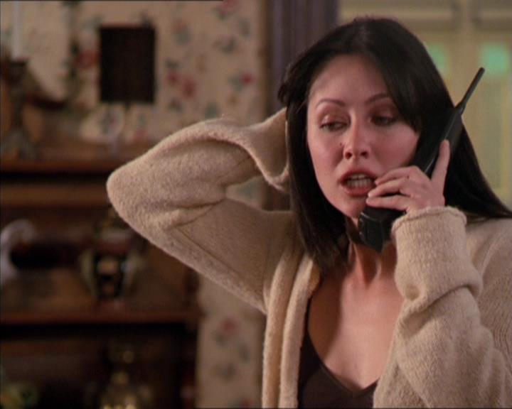 Charmed-Online_dot_net-2x05TheDevilsMusic0608.jpg