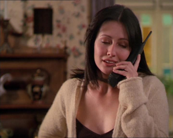 Charmed-Online_dot_net-2x05TheDevilsMusic0612.jpg