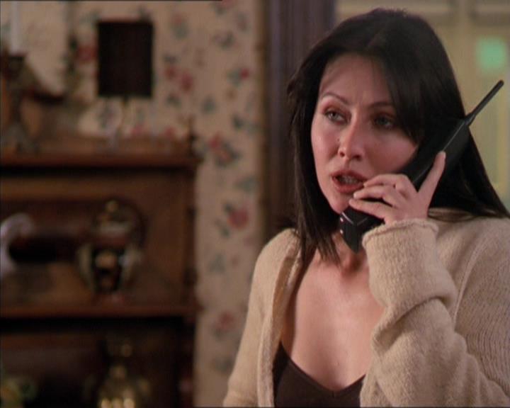 Charmed-Online_dot_net-2x05TheDevilsMusic0615.jpg