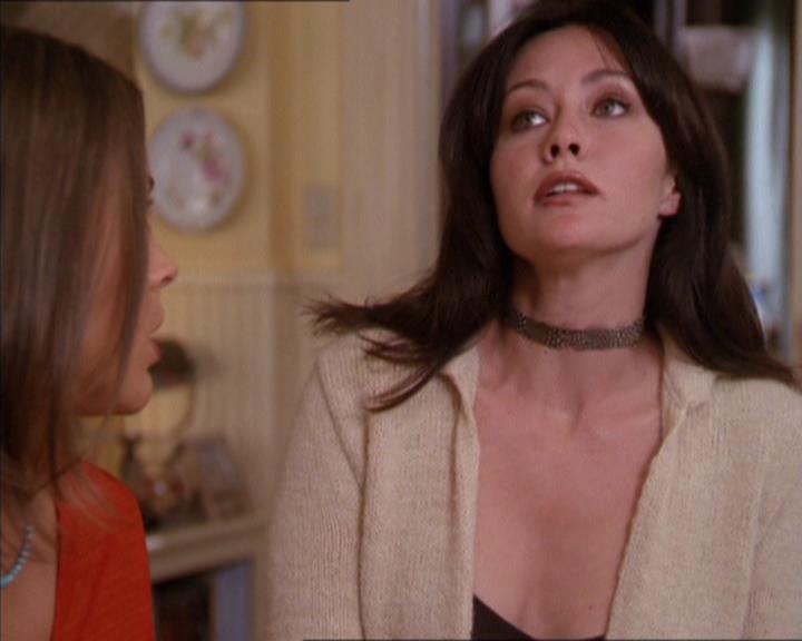 Charmed-Online_dot_net-2x05TheDevilsMusic0663.jpg