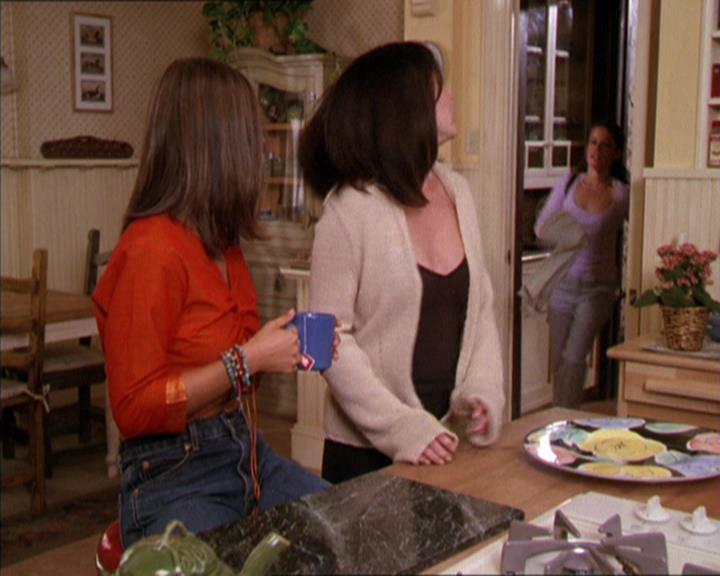Charmed-Online_dot_net-2x05TheDevilsMusic0669.jpg