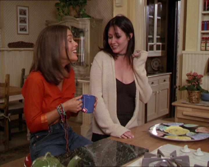 Charmed-Online_dot_net-2x05TheDevilsMusic0696.jpg