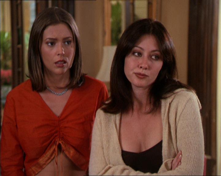 Charmed-Online_dot_net-2x05TheDevilsMusic0748.jpg