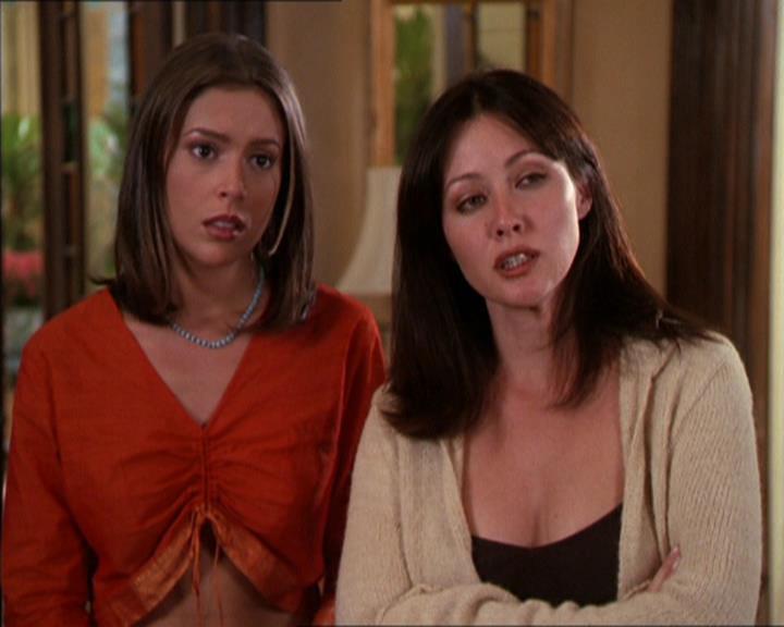 Charmed-Online_dot_net-2x05TheDevilsMusic0758.jpg