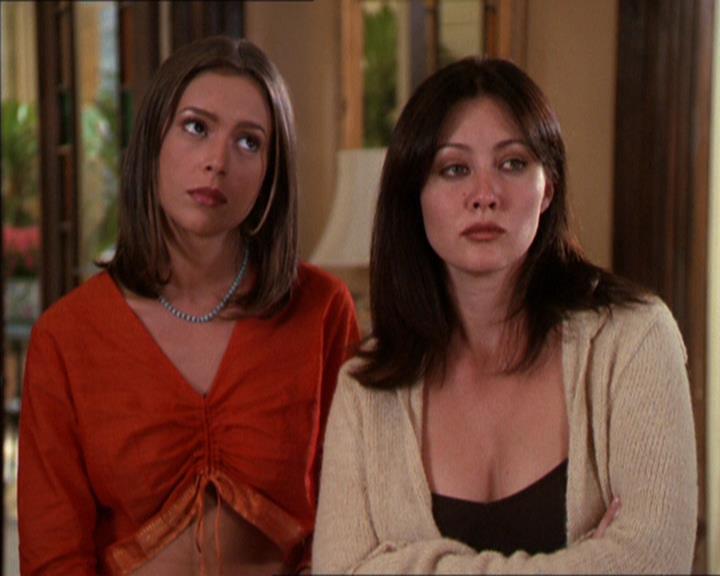 Charmed-Online_dot_net-2x05TheDevilsMusic0783.jpg