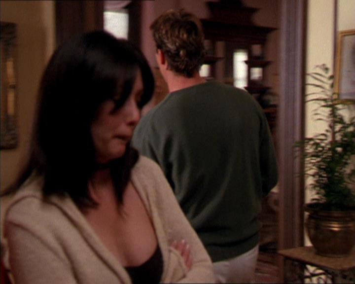 Charmed-Online_dot_net-2x05TheDevilsMusic0791.jpg