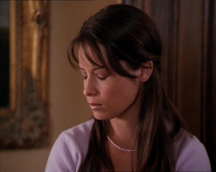 Charmed-Online_dot_net-2x05TheDevilsMusic0812.jpg