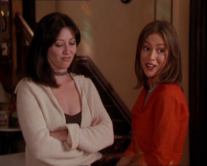 Charmed-Online_dot_net-2x05TheDevilsMusic0813.jpg