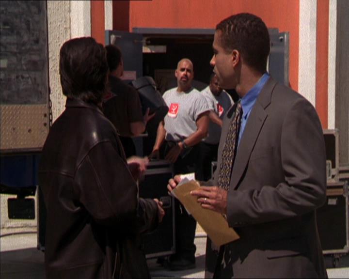 Charmed-Online_dot_net-2x05TheDevilsMusic0845.jpg