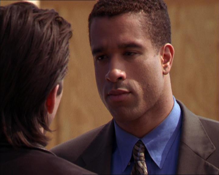 Charmed-Online_dot_net-2x05TheDevilsMusic0872.jpg