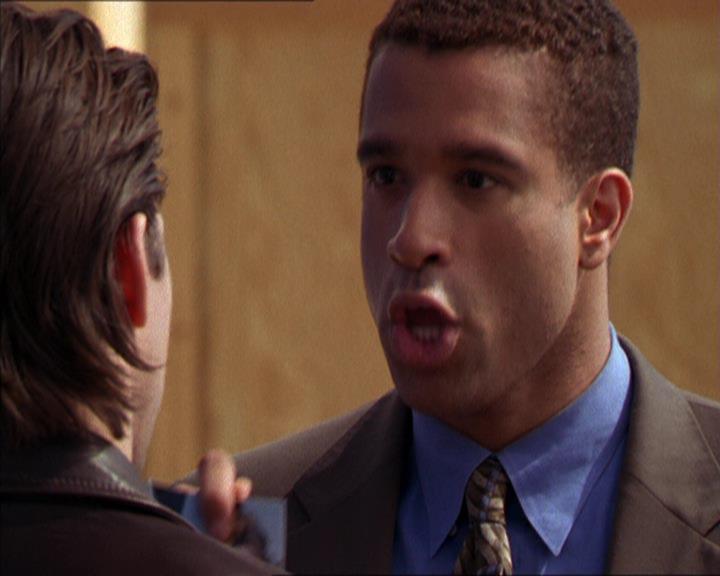 Charmed-Online_dot_net-2x05TheDevilsMusic0886.jpg