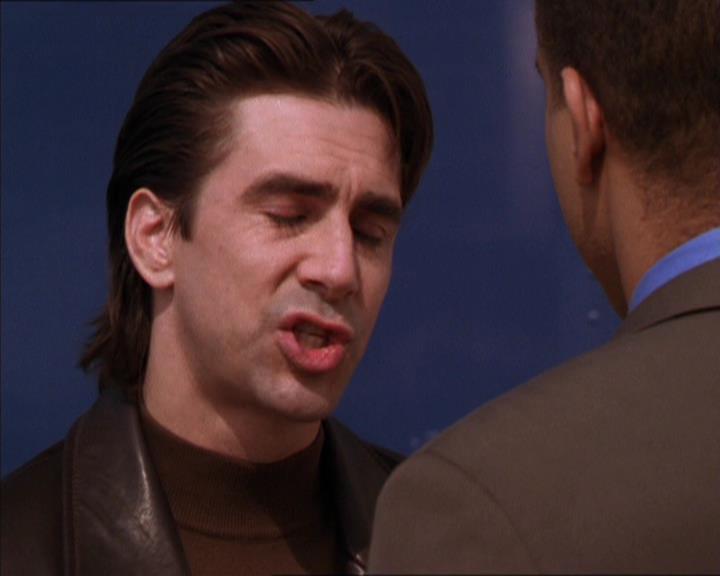 Charmed-Online_dot_net-2x05TheDevilsMusic0887.jpg