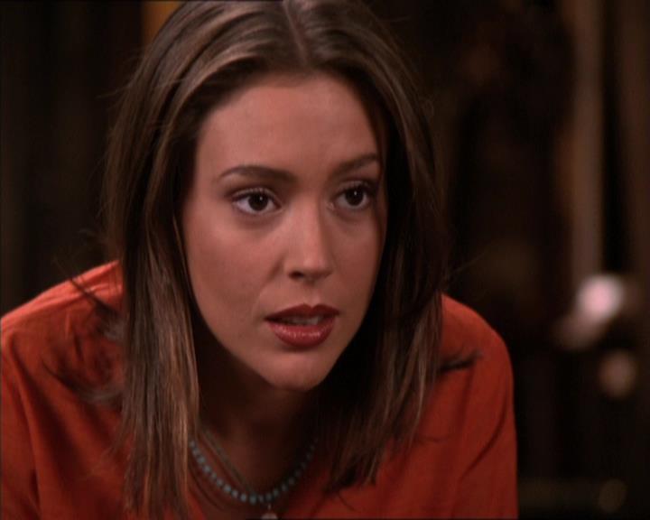 Charmed-Online_dot_net-2x05TheDevilsMusic0940.jpg