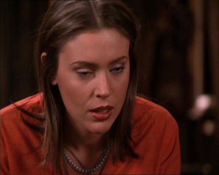 Charmed-Online_dot_net-2x05TheDevilsMusic0950.jpg