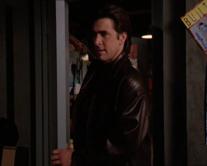 Charmed-Online_dot_net-2x05TheDevilsMusic0987.jpg