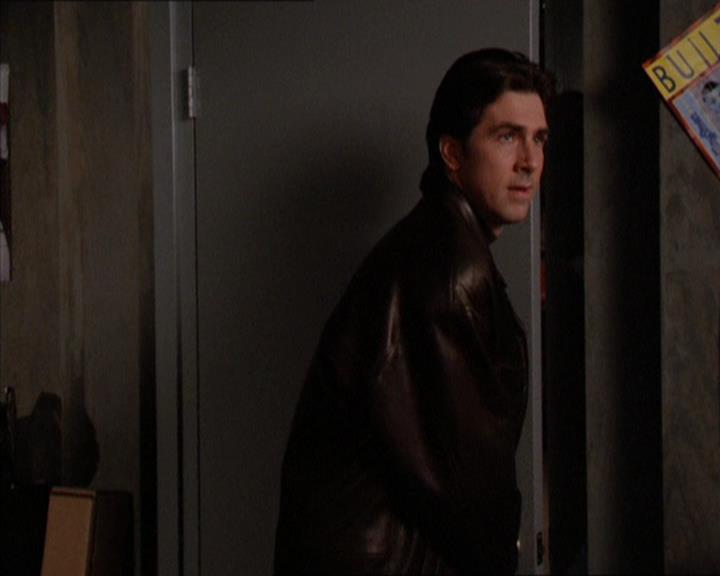 Charmed-Online_dot_net-2x05TheDevilsMusic0989.jpg