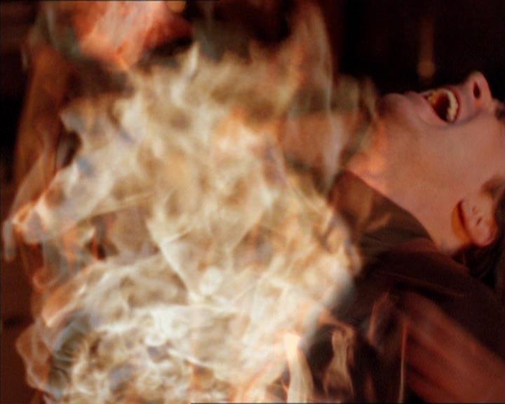 Charmed-Online_dot_net-2x05TheDevilsMusic1010.jpg
