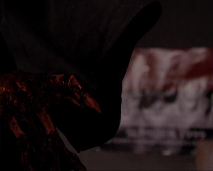 Charmed-Online_dot_net-2x05TheDevilsMusic1017.jpg
