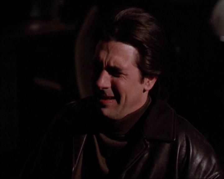 Charmed-Online_dot_net-2x05TheDevilsMusic1020.jpg