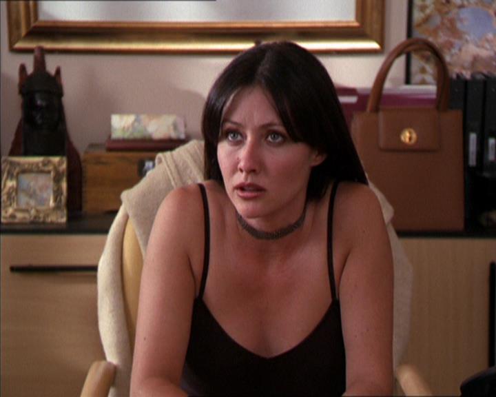 Charmed-Online_dot_net-2x05TheDevilsMusic1075.jpg