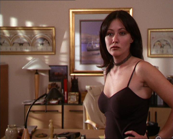 Charmed-Online_dot_net-2x05TheDevilsMusic1116.jpg