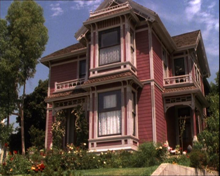 Charmed-Online_dot_net-2x05TheDevilsMusic1119.jpg