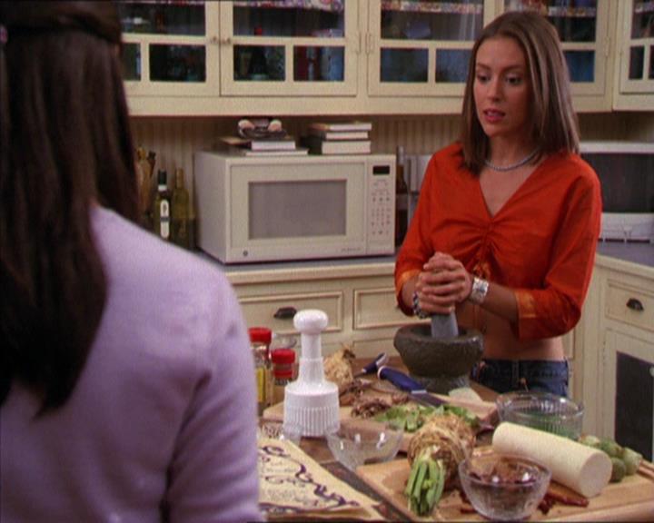 Charmed-Online_dot_net-2x05TheDevilsMusic1123.jpg