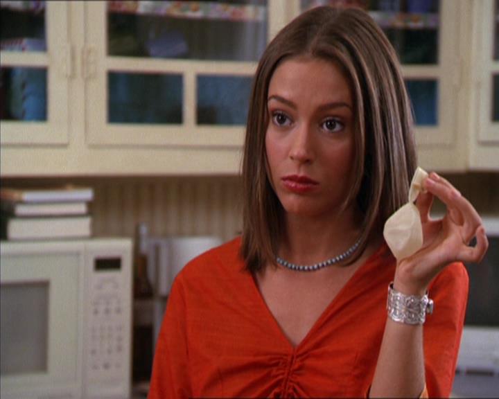 Charmed-Online_dot_net-2x05TheDevilsMusic1141.jpg