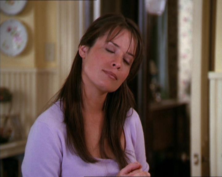 Charmed-Online_dot_net-2x05TheDevilsMusic1148.jpg