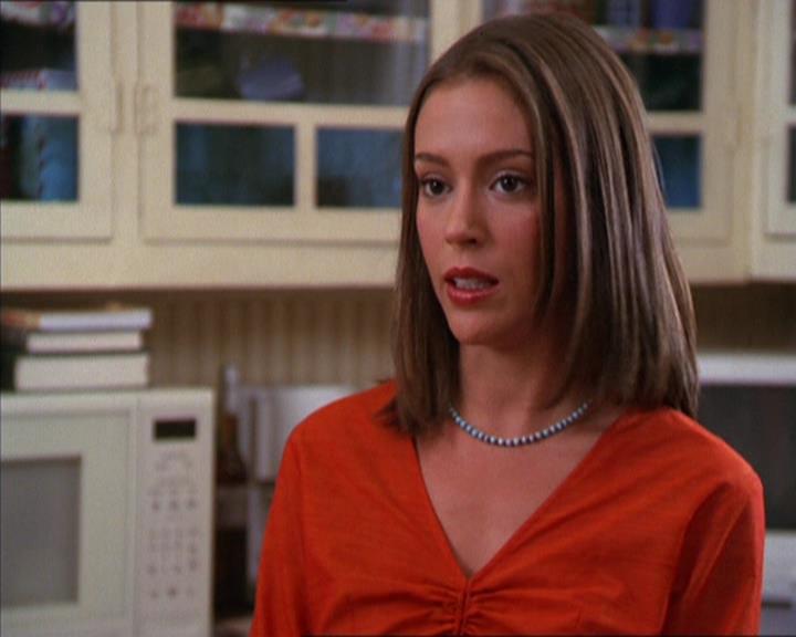 Charmed-Online_dot_net-2x05TheDevilsMusic1155.jpg