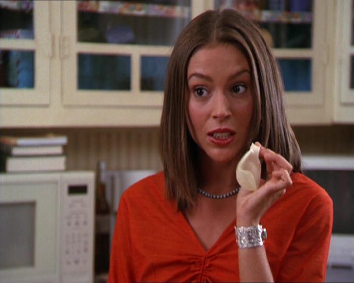 Charmed-Online_dot_net-2x05TheDevilsMusic1157.jpg