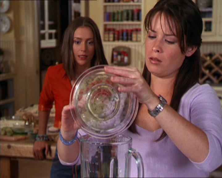 Charmed-Online_dot_net-2x05TheDevilsMusic1176.jpg