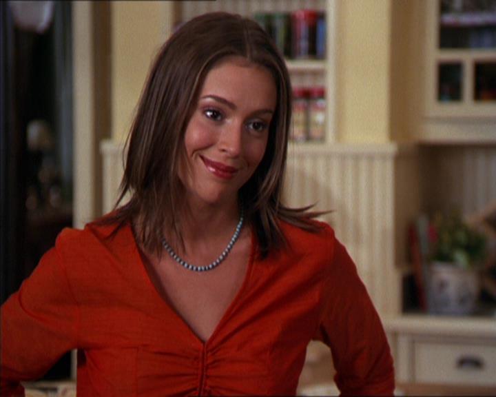 Charmed-Online_dot_net-2x05TheDevilsMusic1215.jpg