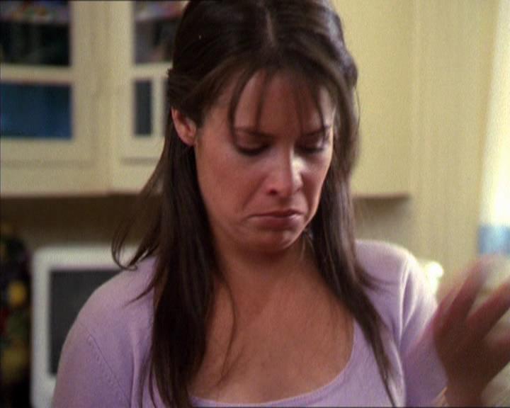 Charmed-Online_dot_net-2x05TheDevilsMusic1218.jpg