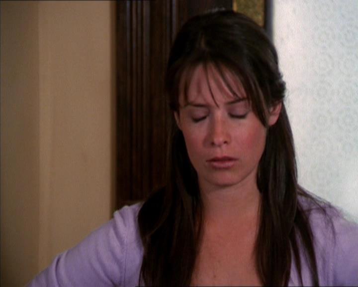 Charmed-Online_dot_net-2x05TheDevilsMusic1246.jpg