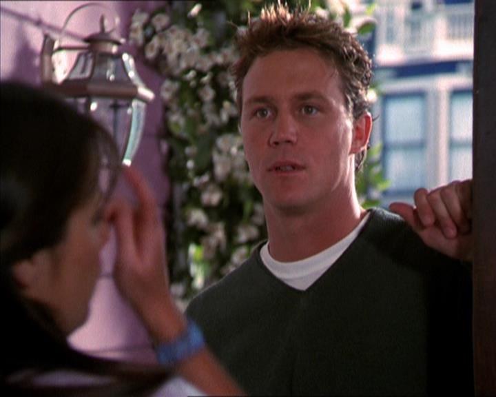 Charmed-Online_dot_net-2x05TheDevilsMusic1254.jpg