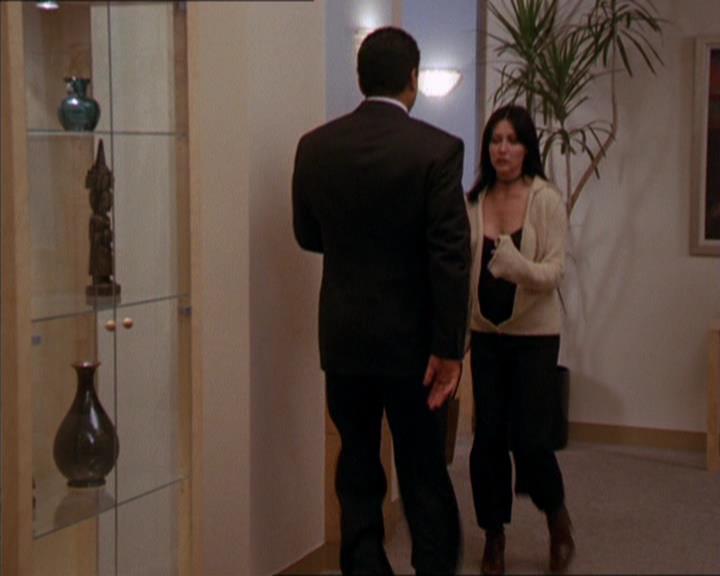 Charmed-Online_dot_net-2x05TheDevilsMusic1302.jpg