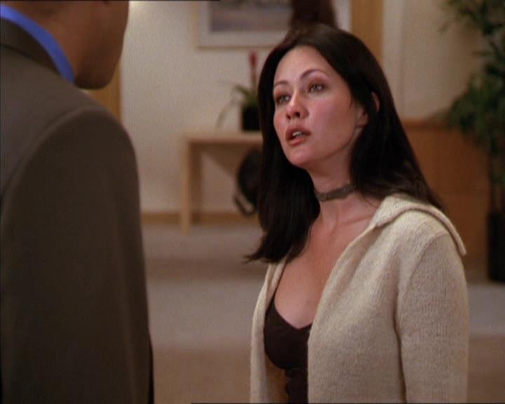 Charmed-Online_dot_net-2x05TheDevilsMusic1322.jpg
