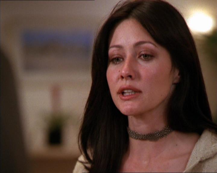 Charmed-Online_dot_net-2x05TheDevilsMusic1327.jpg