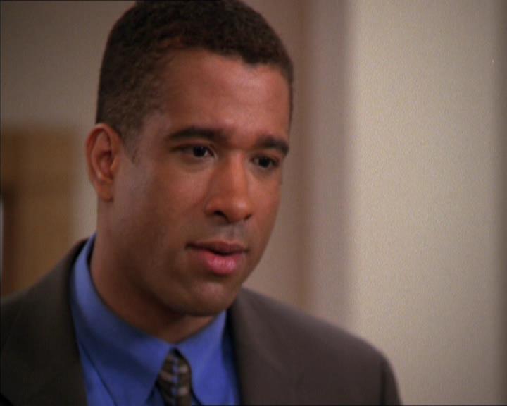 Charmed-Online_dot_net-2x05TheDevilsMusic1334.jpg