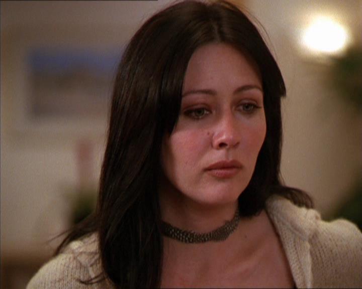 Charmed-Online_dot_net-2x05TheDevilsMusic1343.jpg