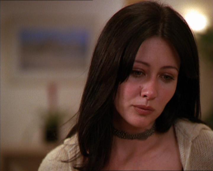 Charmed-Online_dot_net-2x05TheDevilsMusic1362.jpg