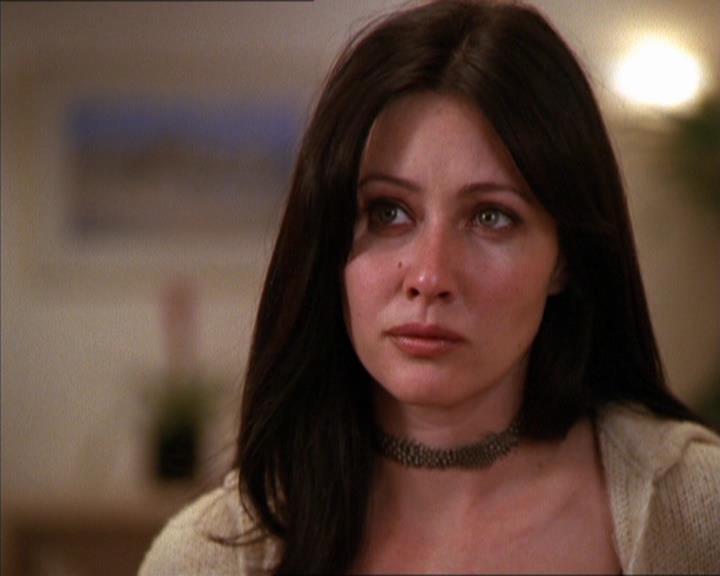 Charmed-Online_dot_net-2x05TheDevilsMusic1366.jpg